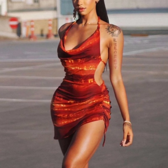 Mini backless dress - Picture 1 of 3